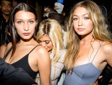 «Άρωμα» καλοκαιριού με τις αδερφές Hadid - Δεν λένε να αποχωριστούν το μαγιό τους (φώτο-βίντεο)